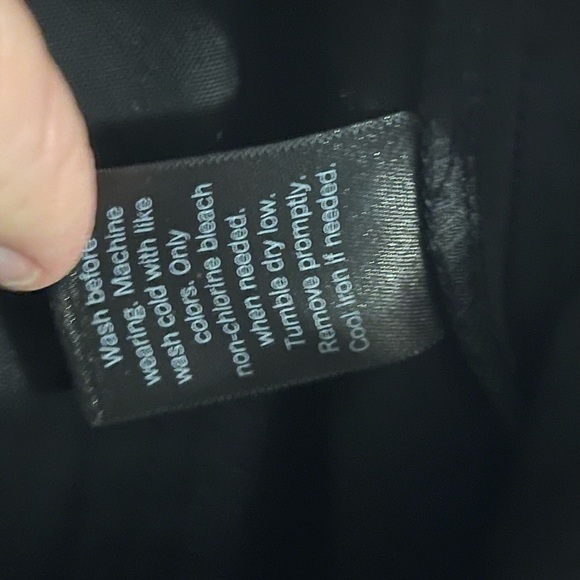 NWT Women’s Simply Vera‎ Vera Wang size 4  shorts Rich Black zipper front - Picture 7 of 13